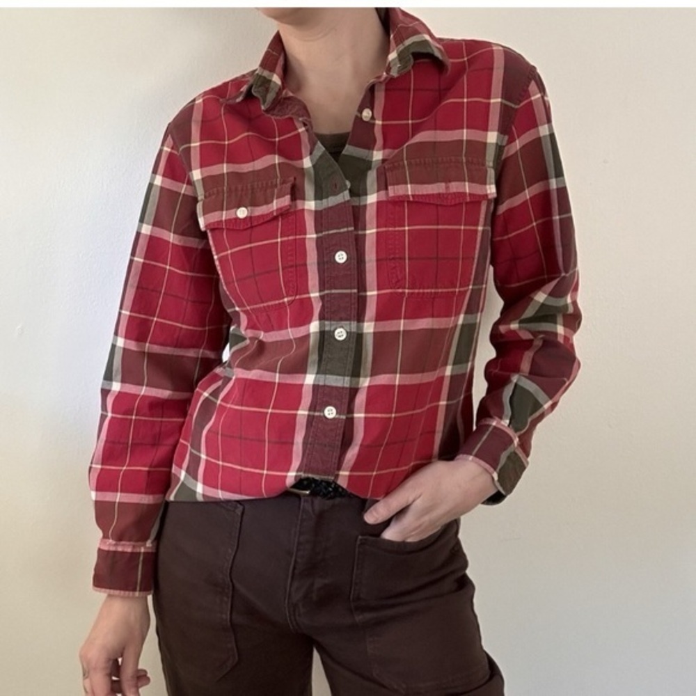 Jones New Yor burgundy and black crisp buttoned down dark plaid  top in size 1X